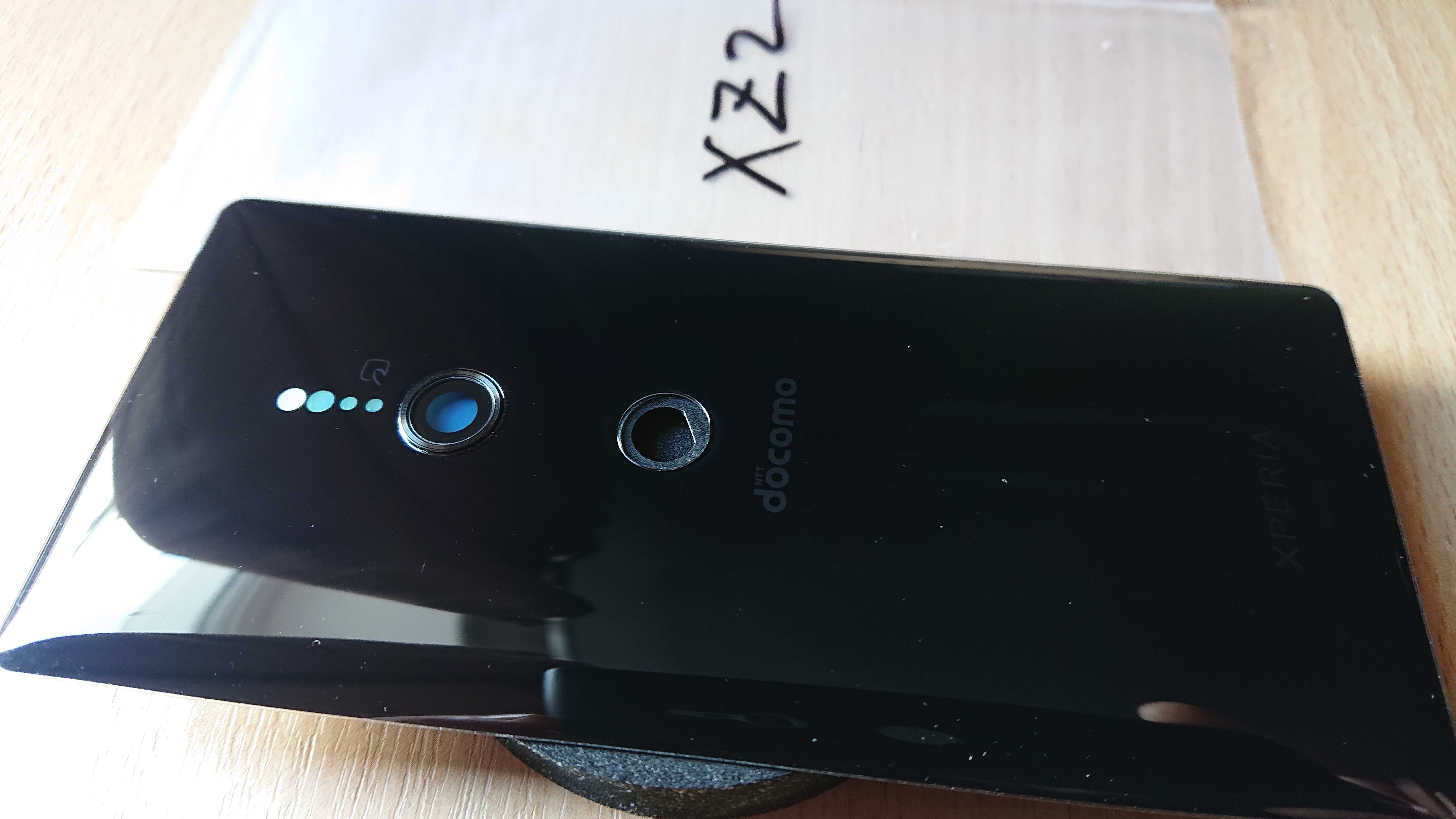 Защитное стекло Sony Xperia XZ2 задня кришка корпус соні