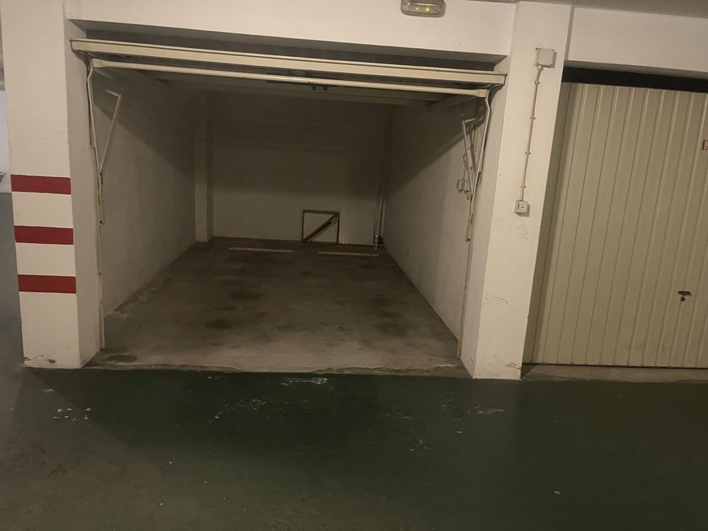 Garagem Fechada-Boa Localizacao