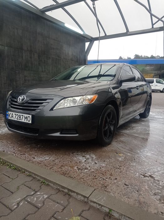 Продаж Toyota Camry