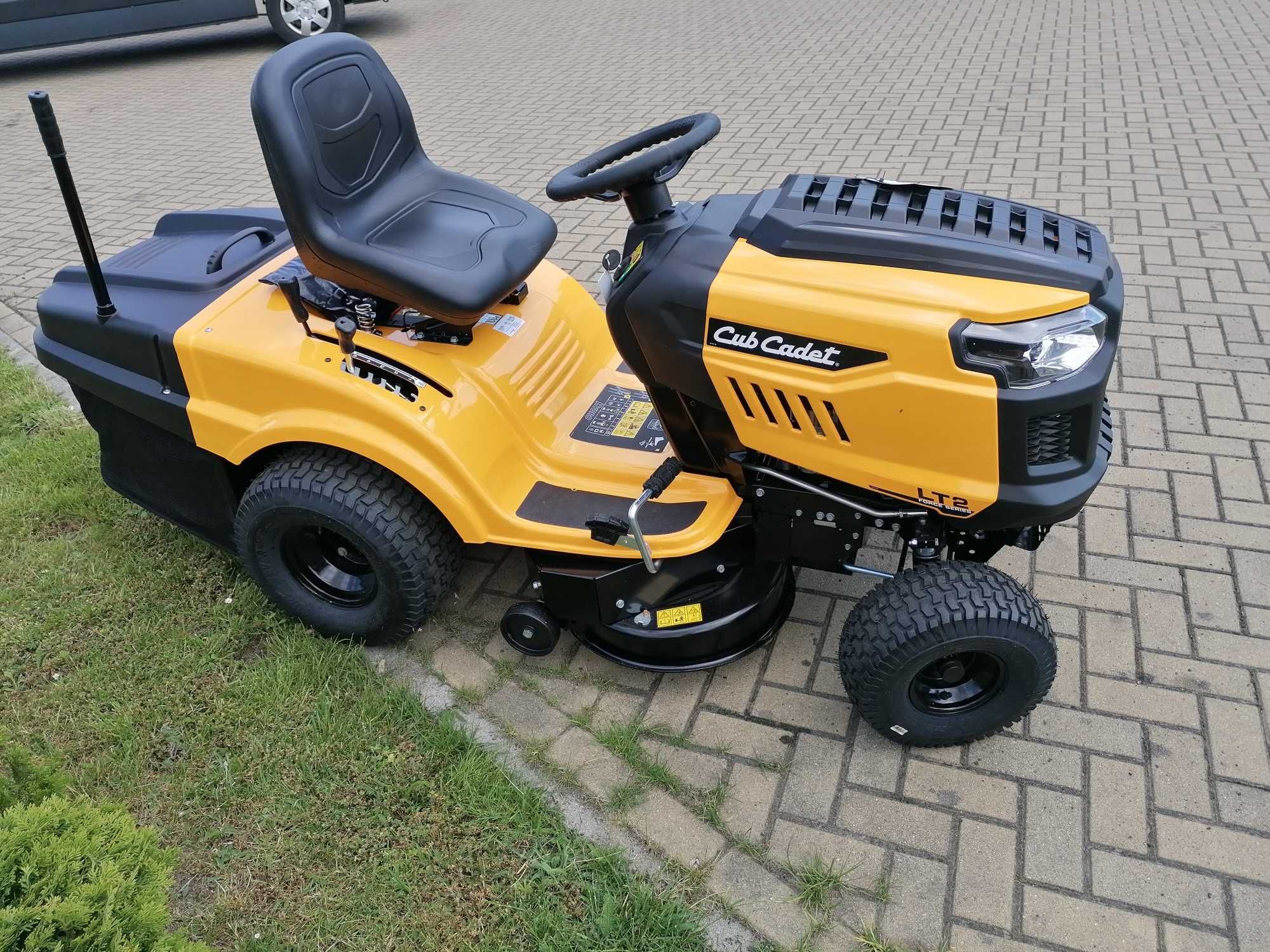 Traktor ogrodowy Cub Cadet LT2 NR92