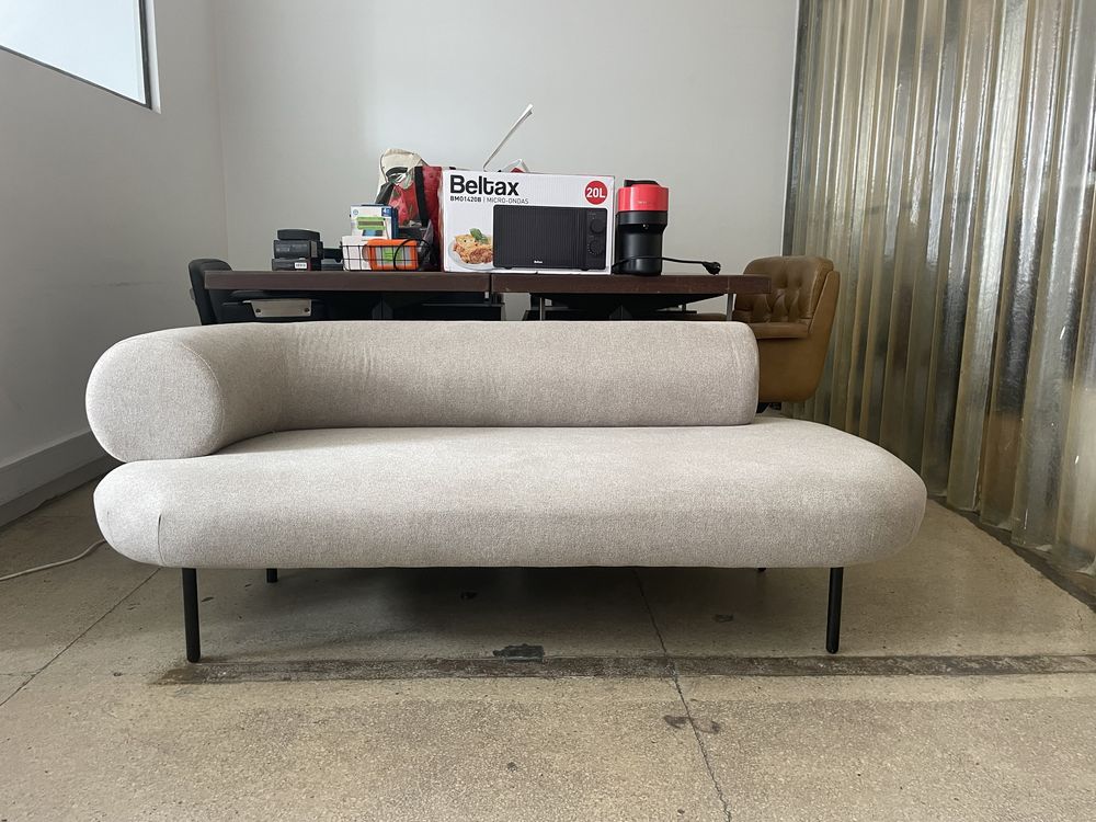 Sofa cinzento - NOVO