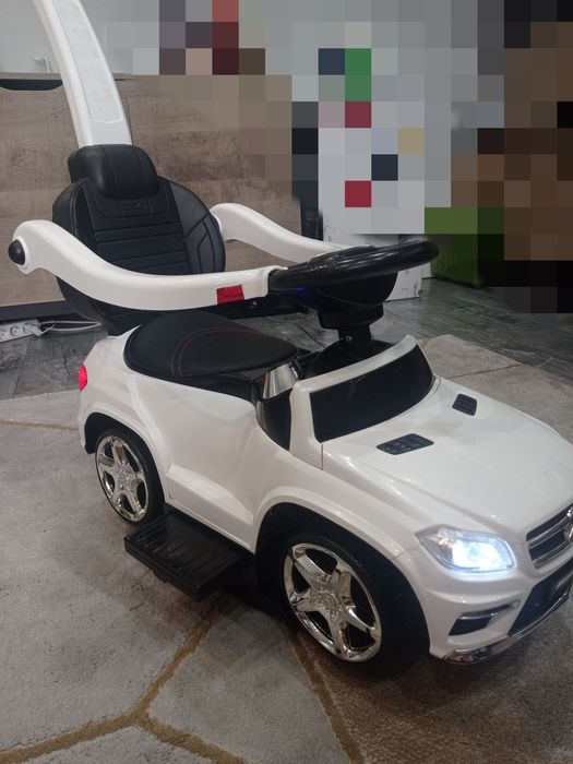 Samochodzik pchacz skóra Mercedes 4w1 GL63 bujak