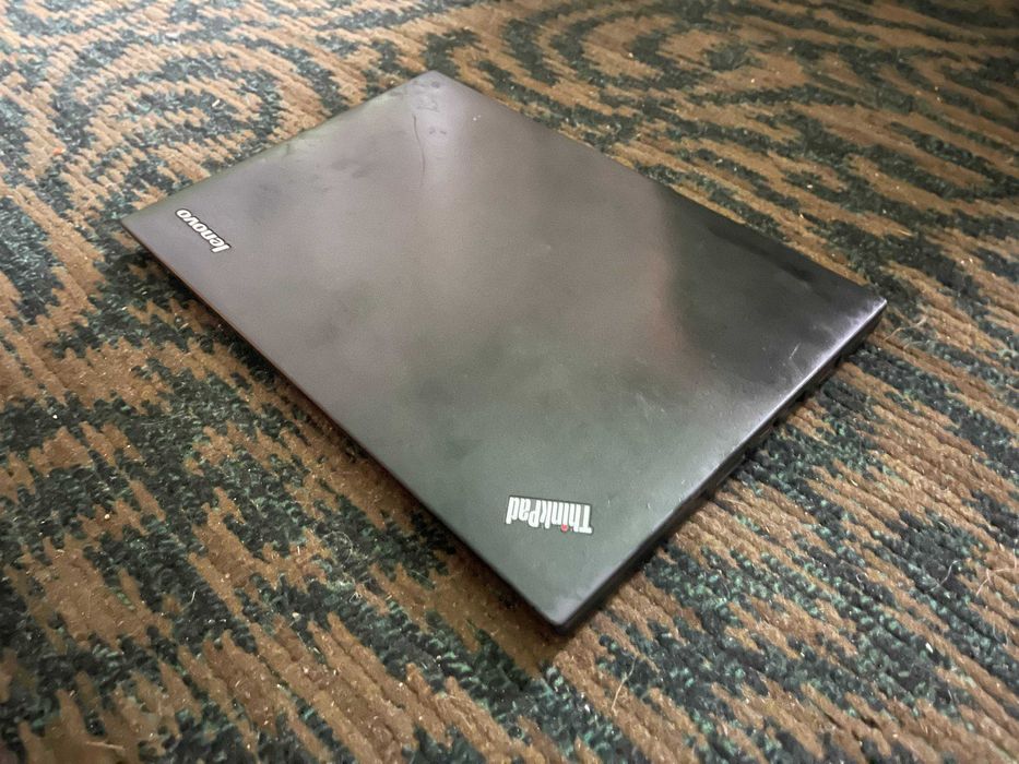 Ігровий ноутбук і5-5300 8 ггб озу відеокарта 4 ггб SDD все працює