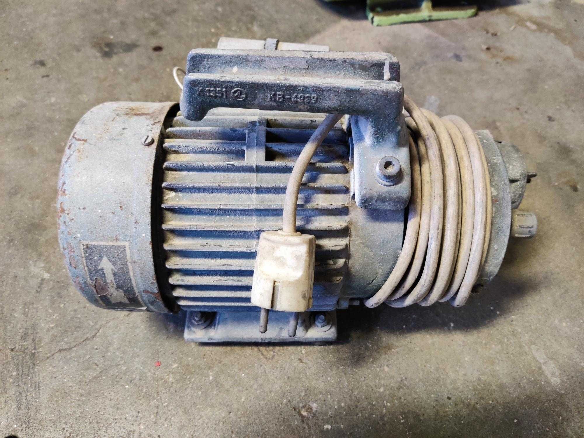 Motor Industrial KB4939
