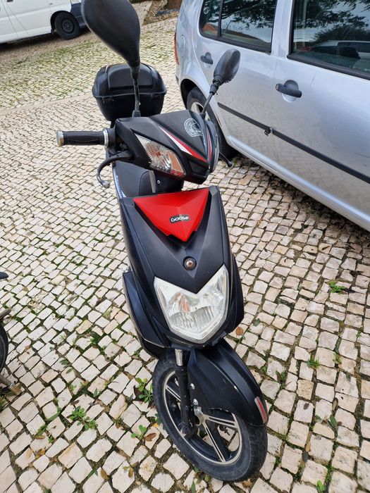 Scooter eléctrica