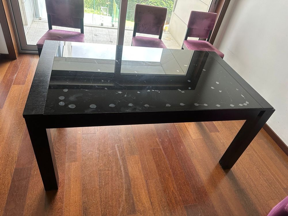 Mesa extensivel com 4 cadeiras