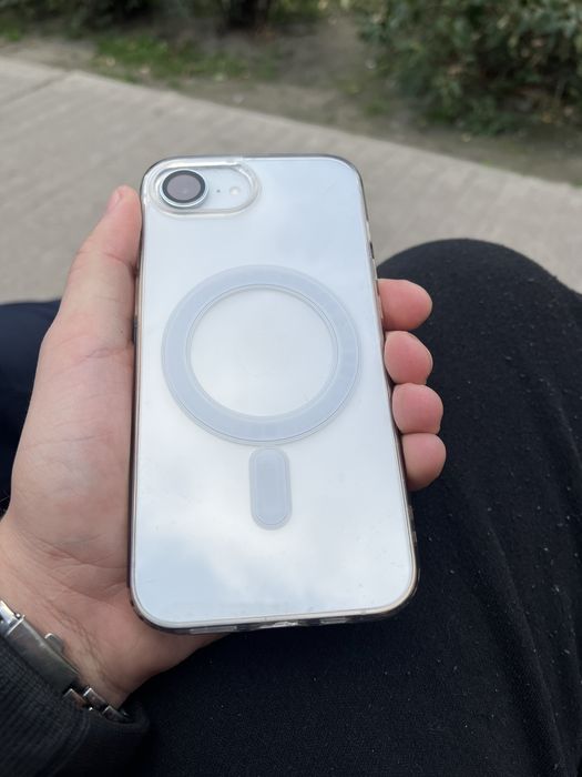 Iphone 16e ( состояние новый )