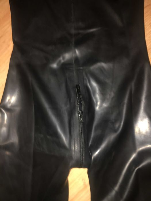 892/ PROMO Sylwester Kombinezon M czarny lateks latex 0,4 krótki rękaw