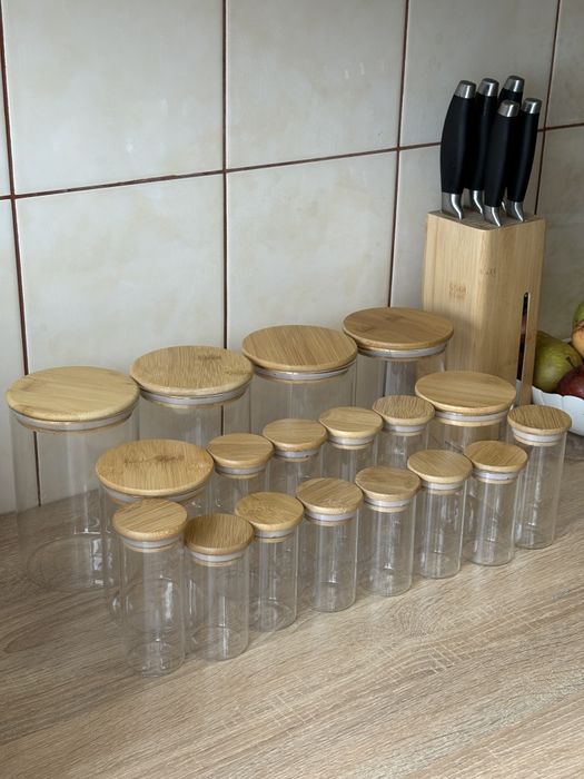 Скляні баночки з бамбуковими кришками