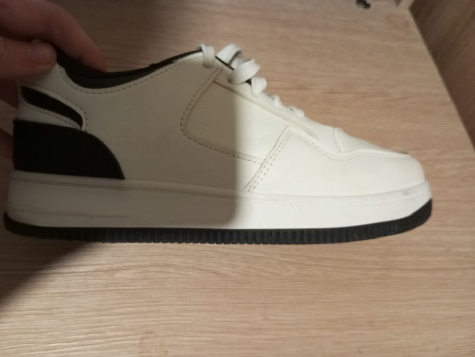 Продам кросівки ідеал