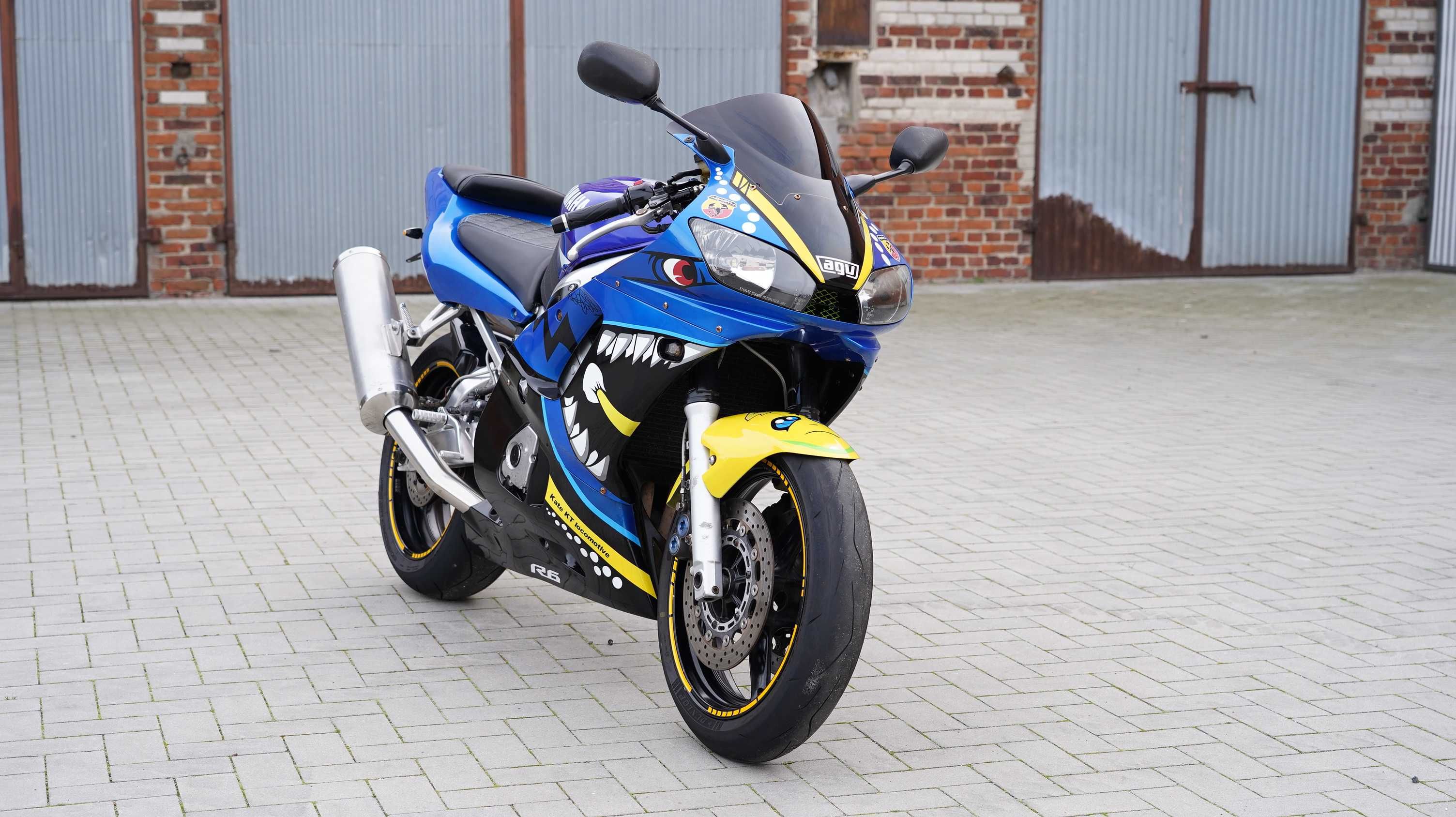 yamaha YZF R6 600  -- 2001r