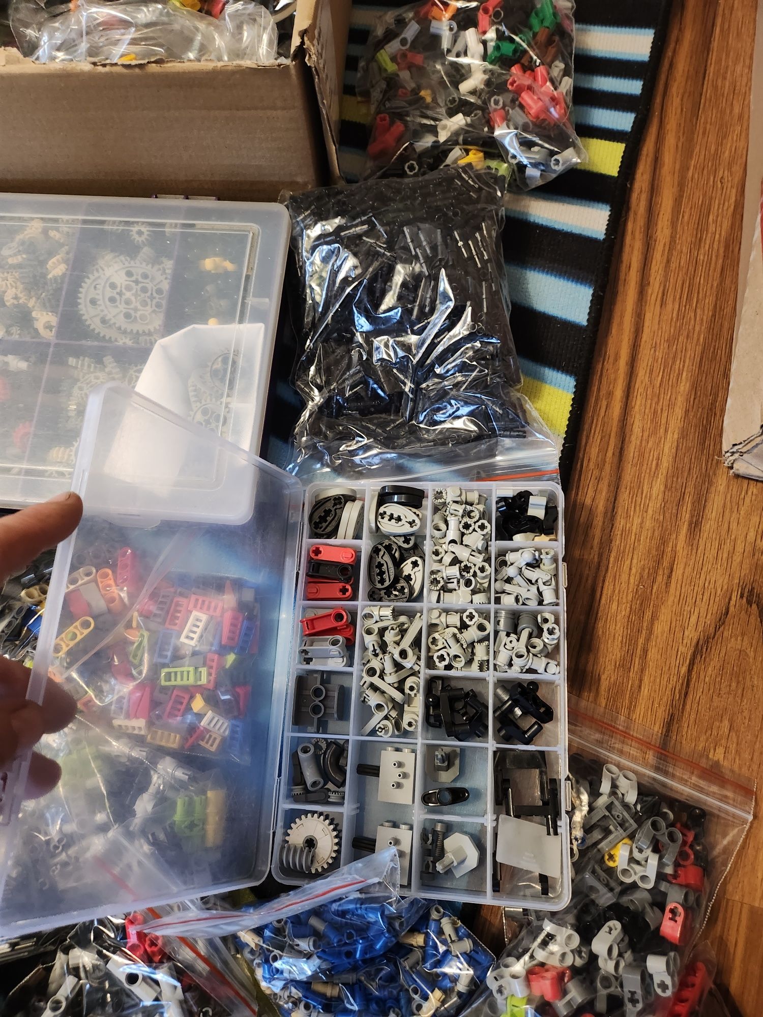 Lego technic mix , segregowane w woreczkach