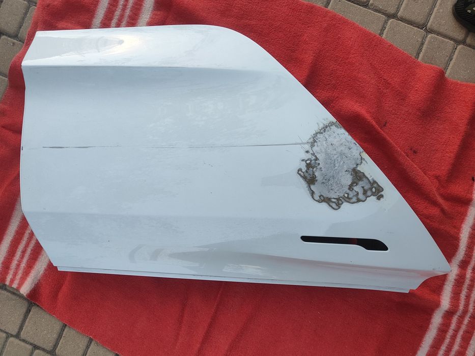 Двері/двери Тесла М3 праві задні