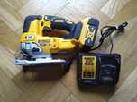 Wyrzynarka akumulatorowa 18V Dewalt DCS334N.
