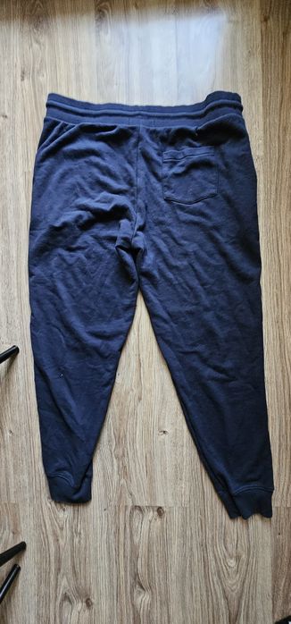 Tommy Hilfiger męskie spodnie dresowe rozmiar XL wymiary na zdjęciach