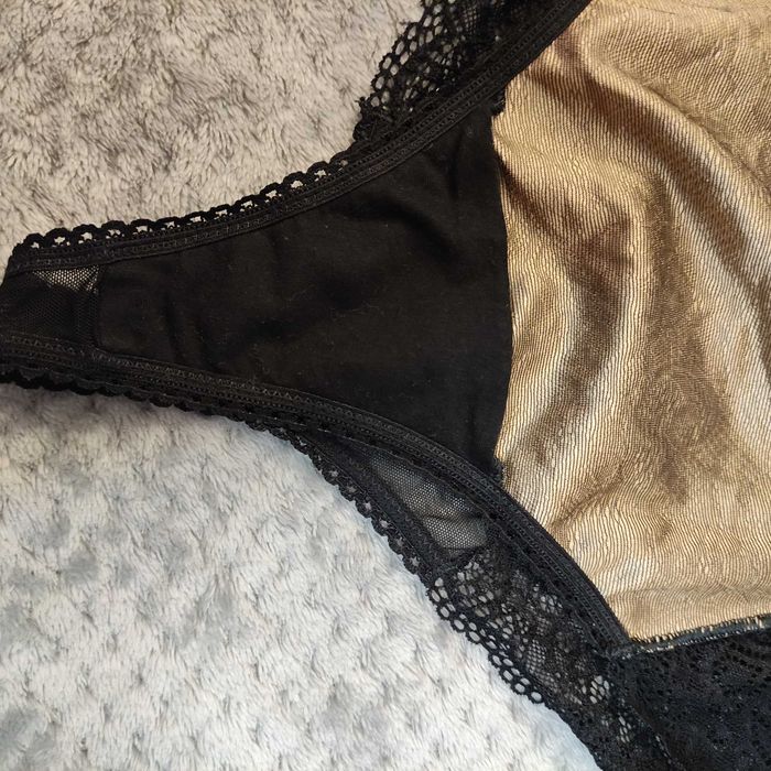 Kinga Stringi czarne. Z koronką XL