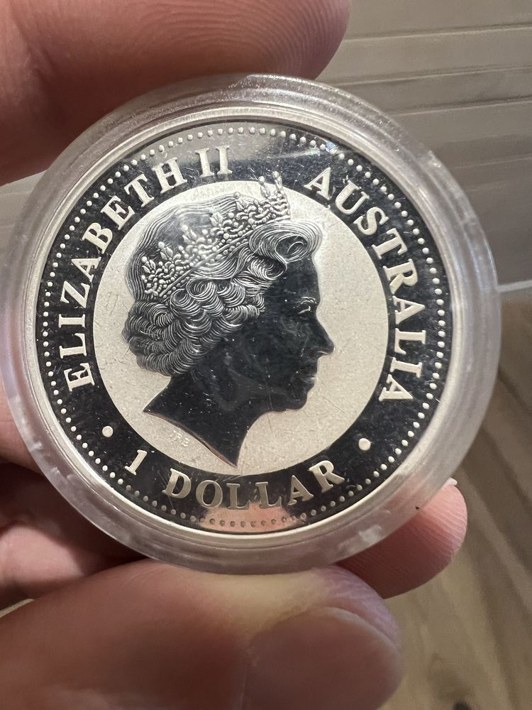 Срібна монета Australia 1 Dollar Elizabeth ll рік собаки
