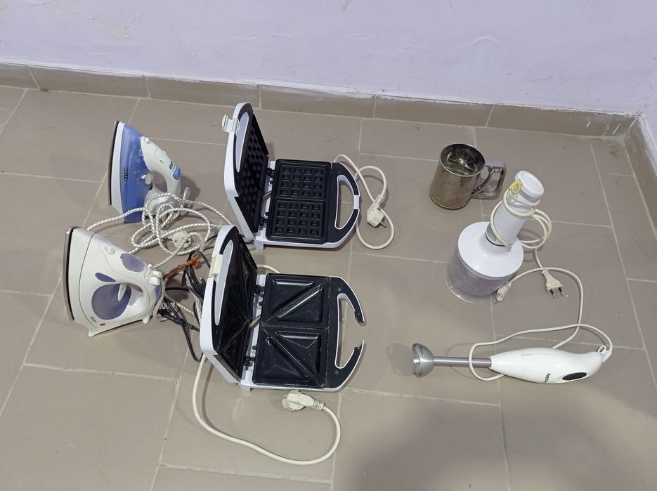 Утюг, электровафельницы, блендер