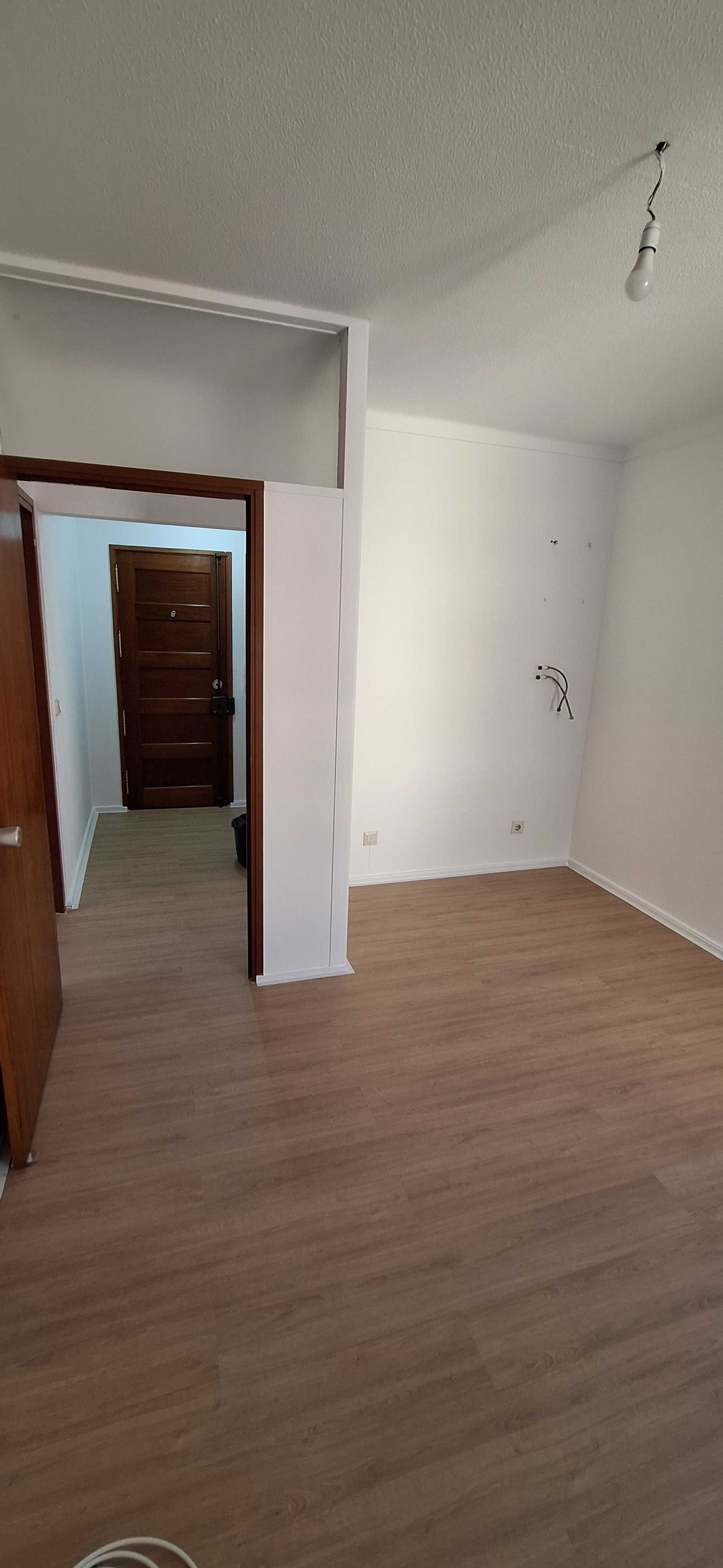 Arrenda- se Escritório na av.Fernão Magalhães