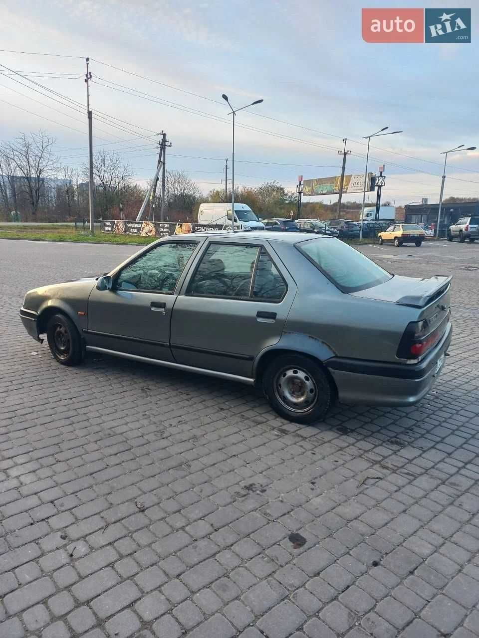 Renault 19 1992року