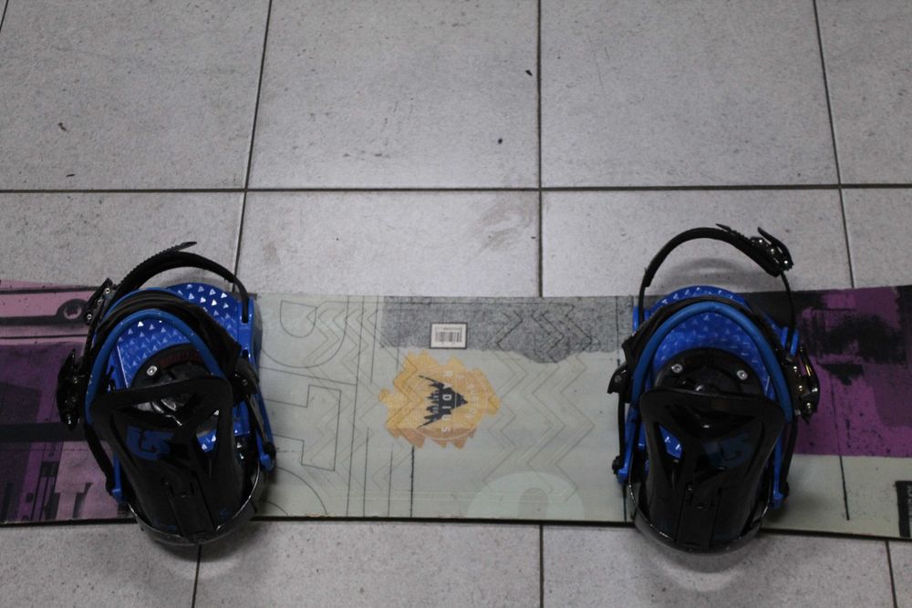Deska Snowboard BURTON RADIUS 140 cm + Wiązania BURTON