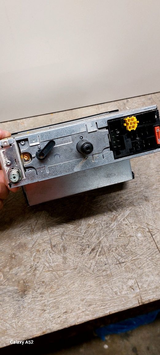 Radio z CD i zmieniarką na 6 płyt Vw passat b5