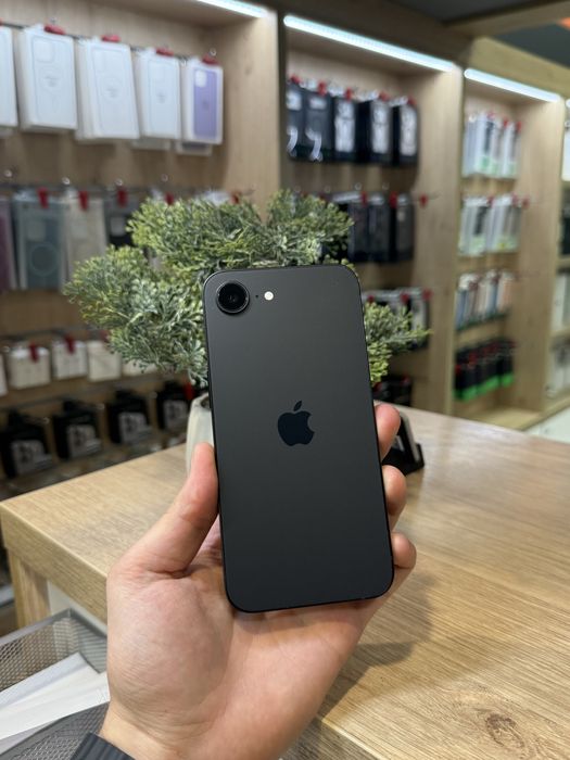 Б/у iPhone 16e 128Gb Black