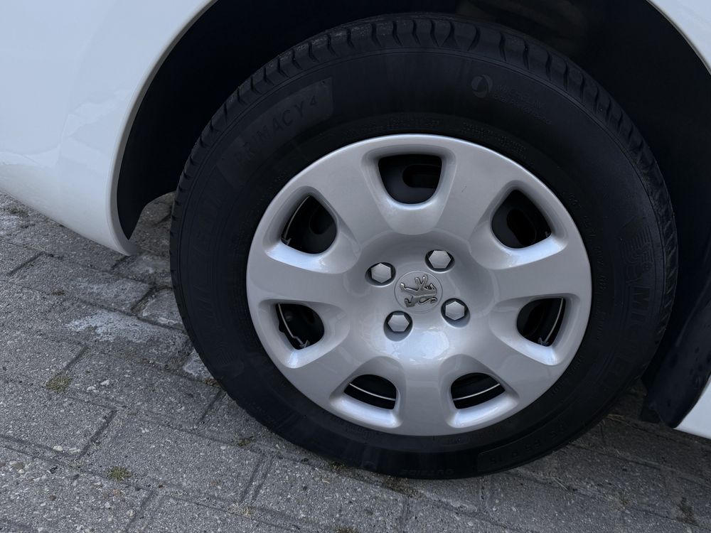 Peugeot Partner - 2013 c/ GPS - Full Extras (tipo Citroen Berlingo)