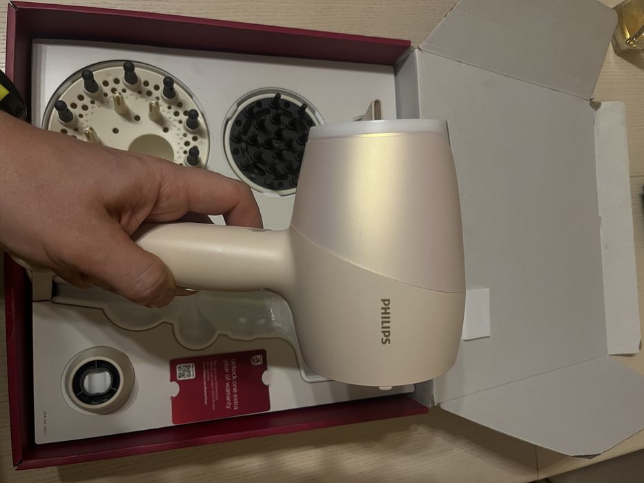 Фен Philips серії Sensel IQ