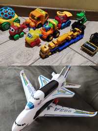 Іграшки дитячі машинки, літачки, потяг, прибиральна машина