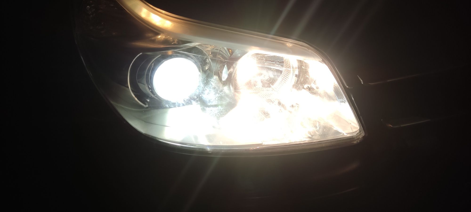 Reflektor ksenon lampa prawa przód Citroen C5 II 2006