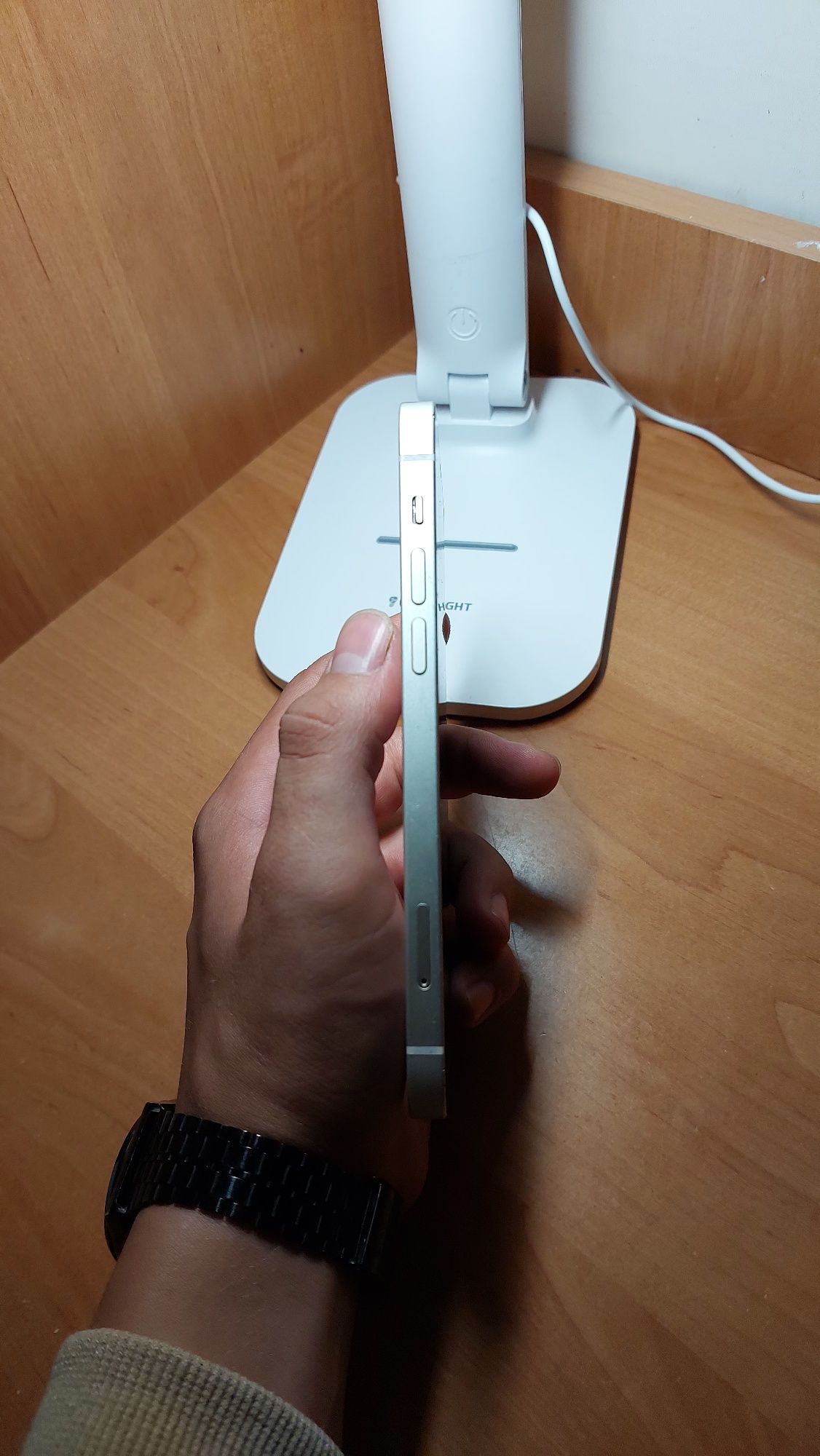 Продаётся IPhone 12 на 128гб