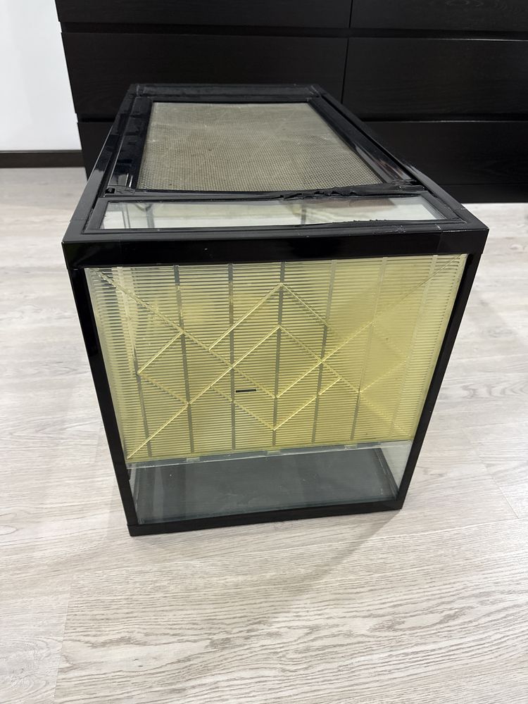 Terrario da marca Boyu de 80cm com acessorios