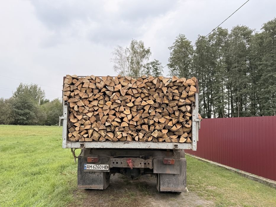 Продаєм дрова порубані різних порід в різих обʼмах