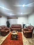 Conjunto de sofás e mesa de centro