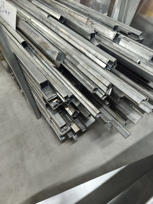 Профільна труба .РОЗПРОДАЖ! 17 грн кг.!