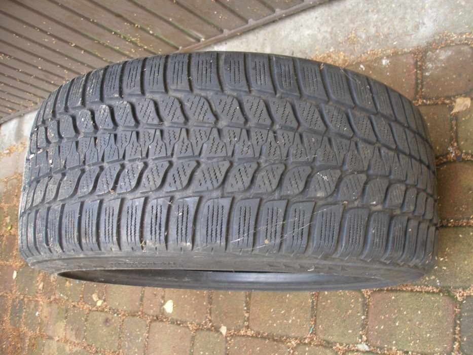 opona Bridgestone Blizzak LM25V 235 40 r18