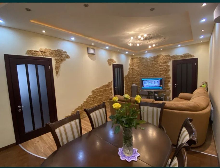 Продам Дом в центре города 4 комнаты