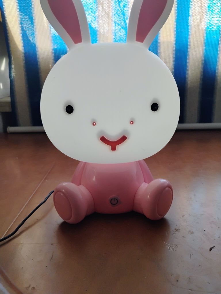 Lampka nocna LED