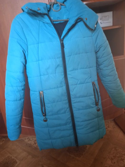 Куртка зимова для дівчинки  розмір 30 тепла та гарна на вік 8 років