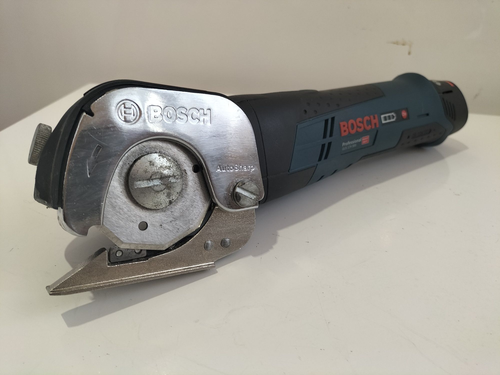 Bosch GUS 12V-300 nożyce rotacyjne uniwersalne nożyczki elektr 12v 2.0