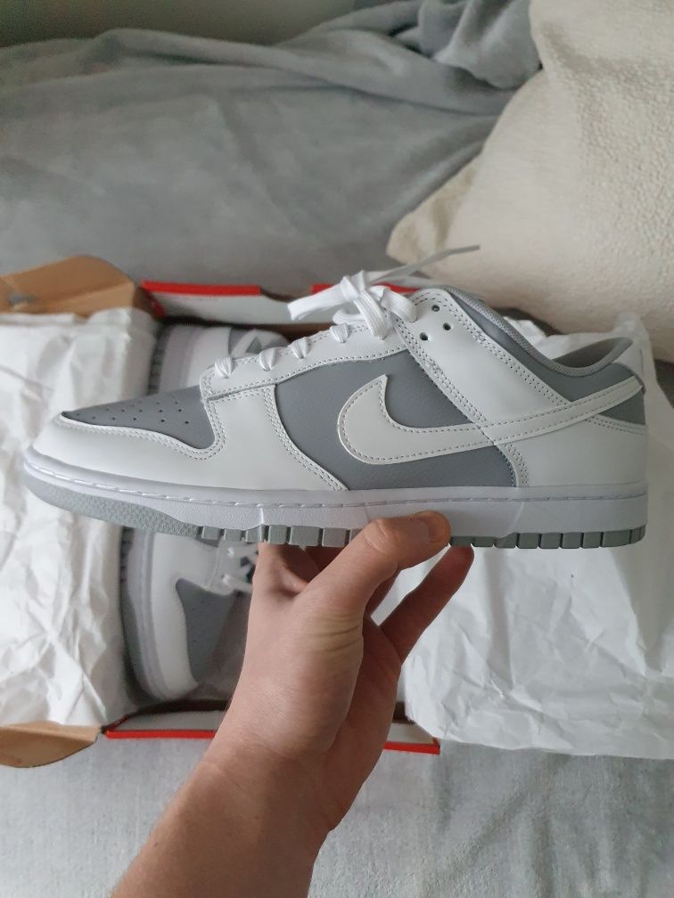 nike dunk low white grey