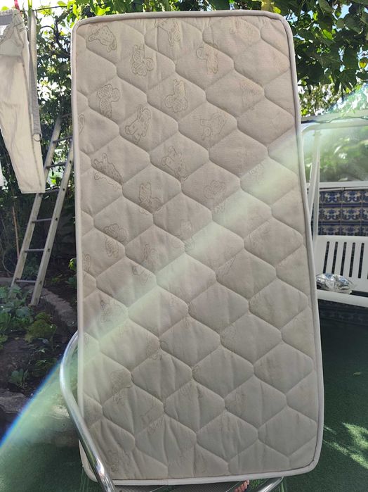 Colchão de molas para berço/cama de criança (120x60) - cor creme
