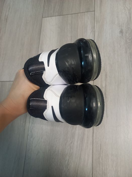 Чоловічі кросівки Nike