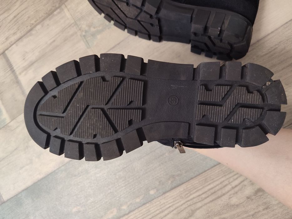 Зимові замшеві  черевики 39р. Жіночі шкіряні ботинки, замшеві чоботи