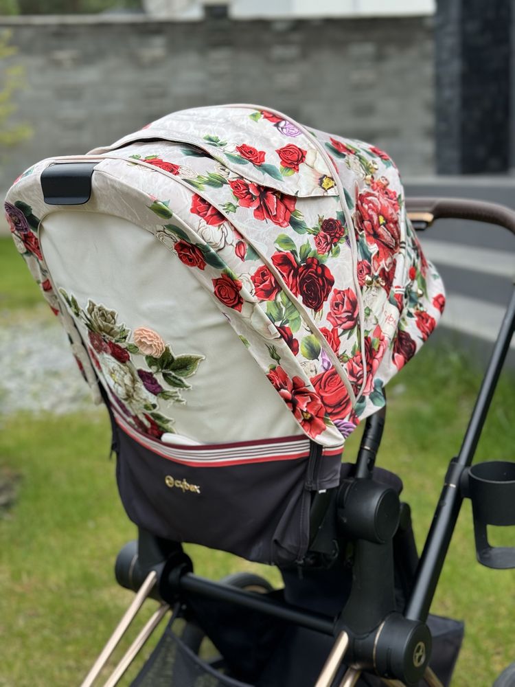 Прогулянкова коляска Cybex Priam 4.0 Blossom Light на шасі Rosegold