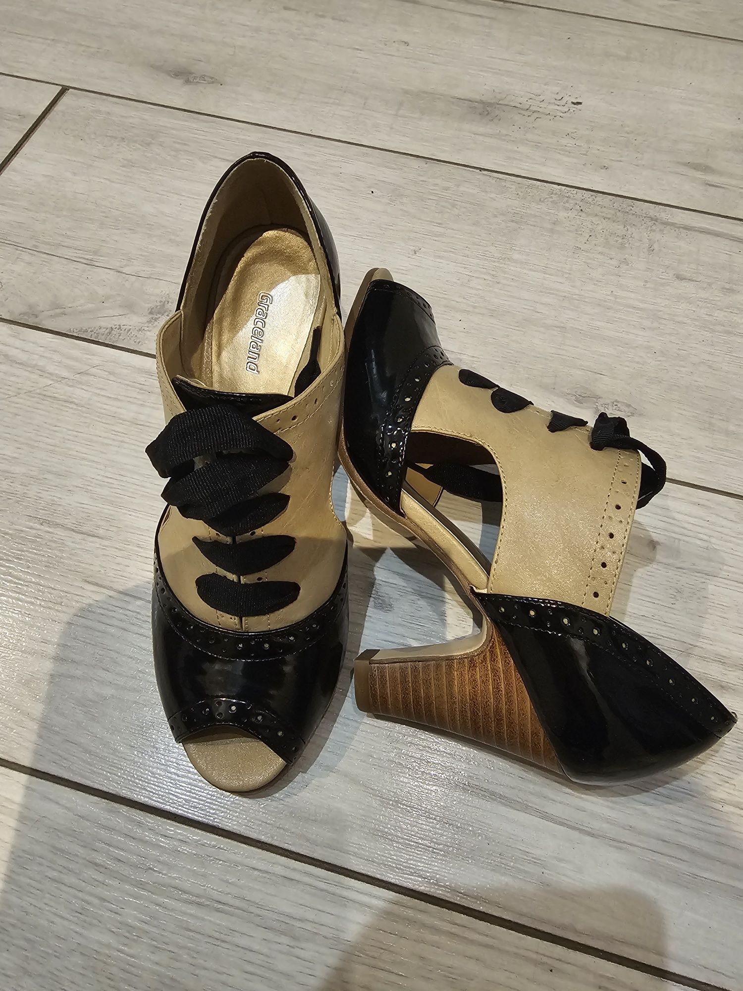 Buty na obcasie rozmiar 36 nowe