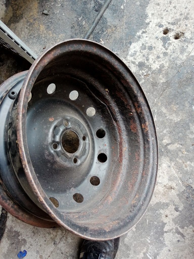 4/100 r15 et43 Renault Диски Металеві чорні ЦО 60.1мм