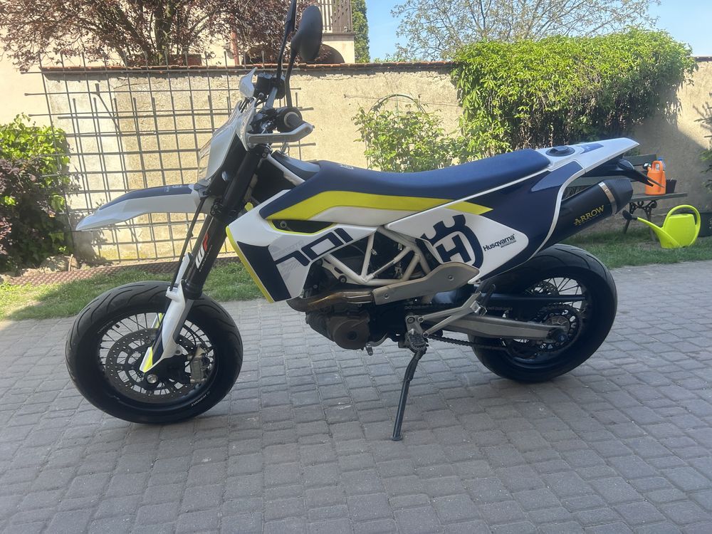 Husqvarna 701  19 rok Arrow