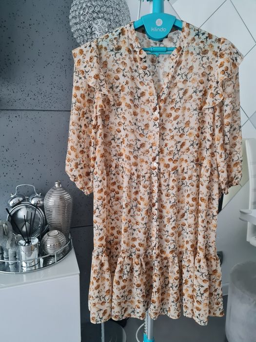 Sukienka w delikatne kwiatki Primark